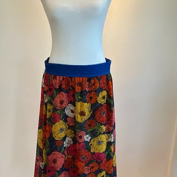 LuLaRoe Madison Skirt with top - Picture 5 of 7